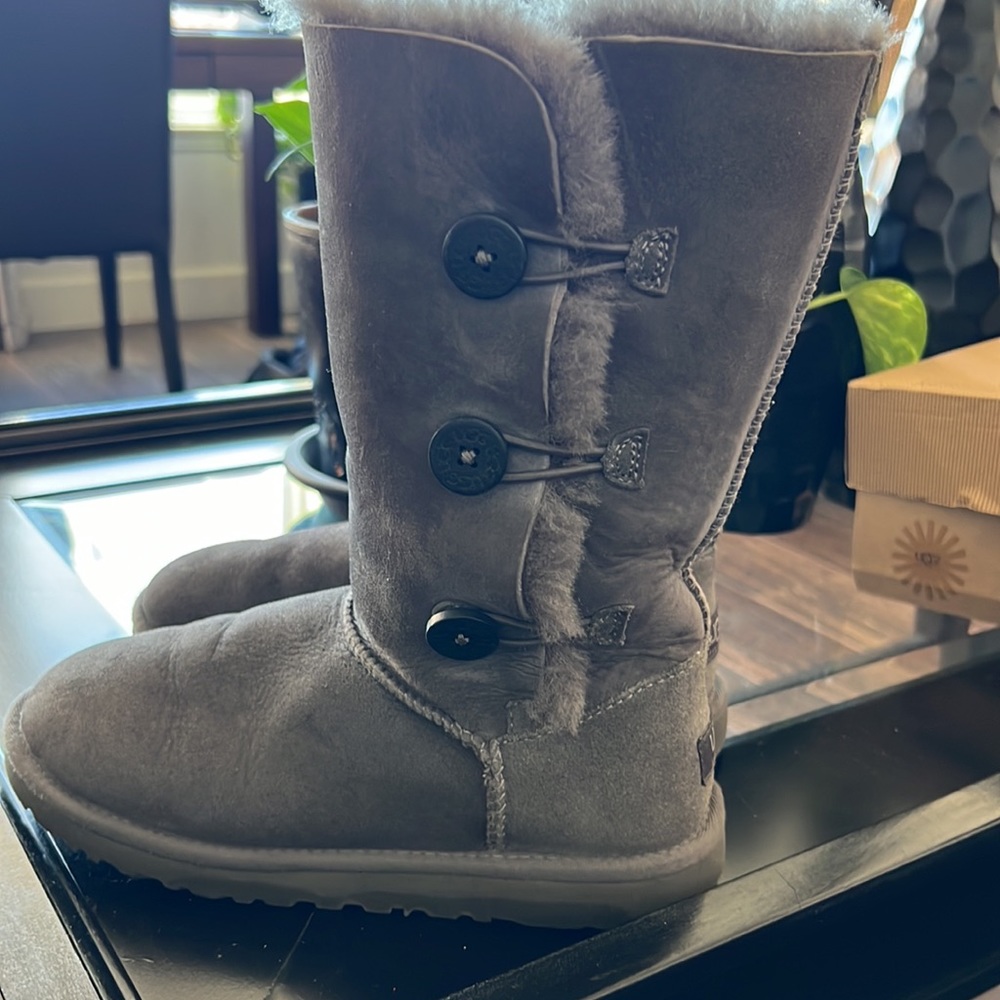 Gray Ugg With Side Buttons - image 2